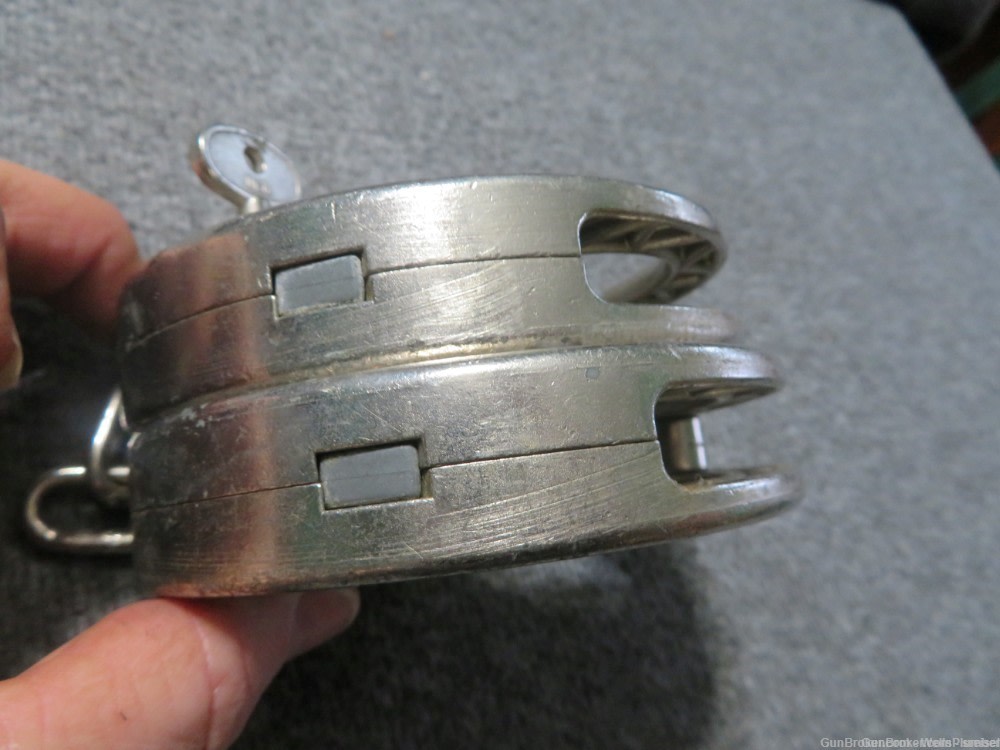 CLEJUSO No. 13 HEAVY DUTY GERMAN MADE HANDCUFFS WITH KEY WORKS & FUNCTIONS-img-6