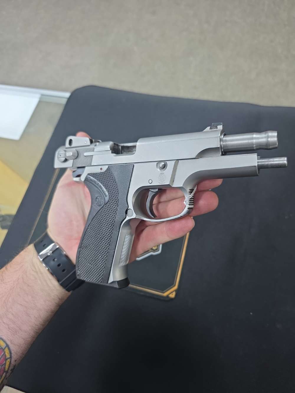 Smith & Wesson Model 5906-img-9