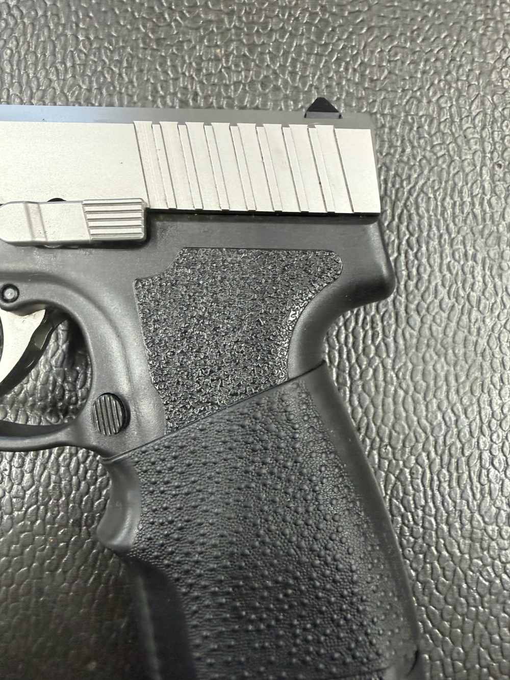 Kahr CW40 with box 40 S&W-img-3