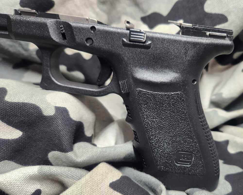 Glock 21sf Gen 3.Frame 45acp /10MM 20SF Used mag 893 Discontinued-img-3
