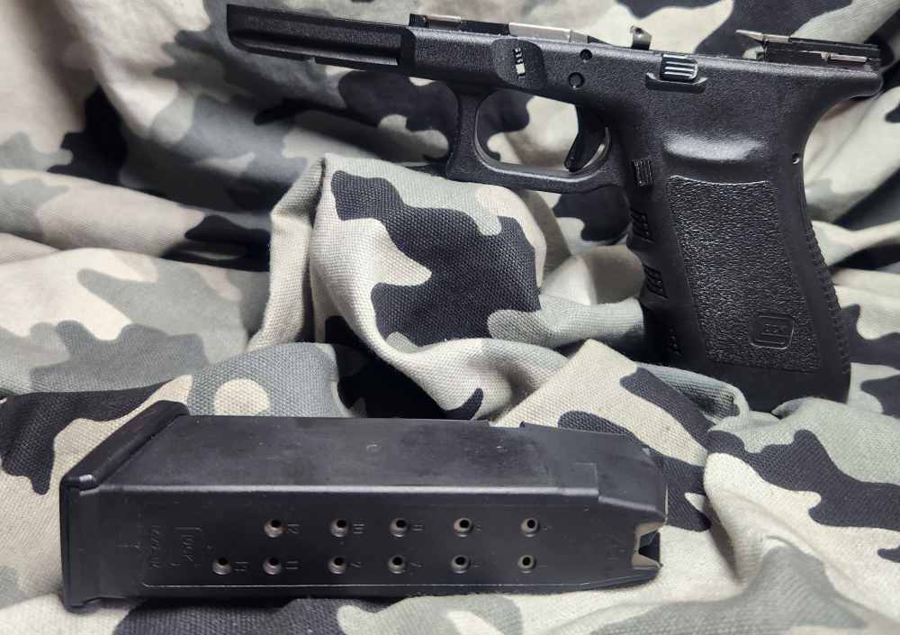 Glock 21sf Gen 3.Frame 45acp /10MM 20SF Used mag 893 Discontinued-img-2