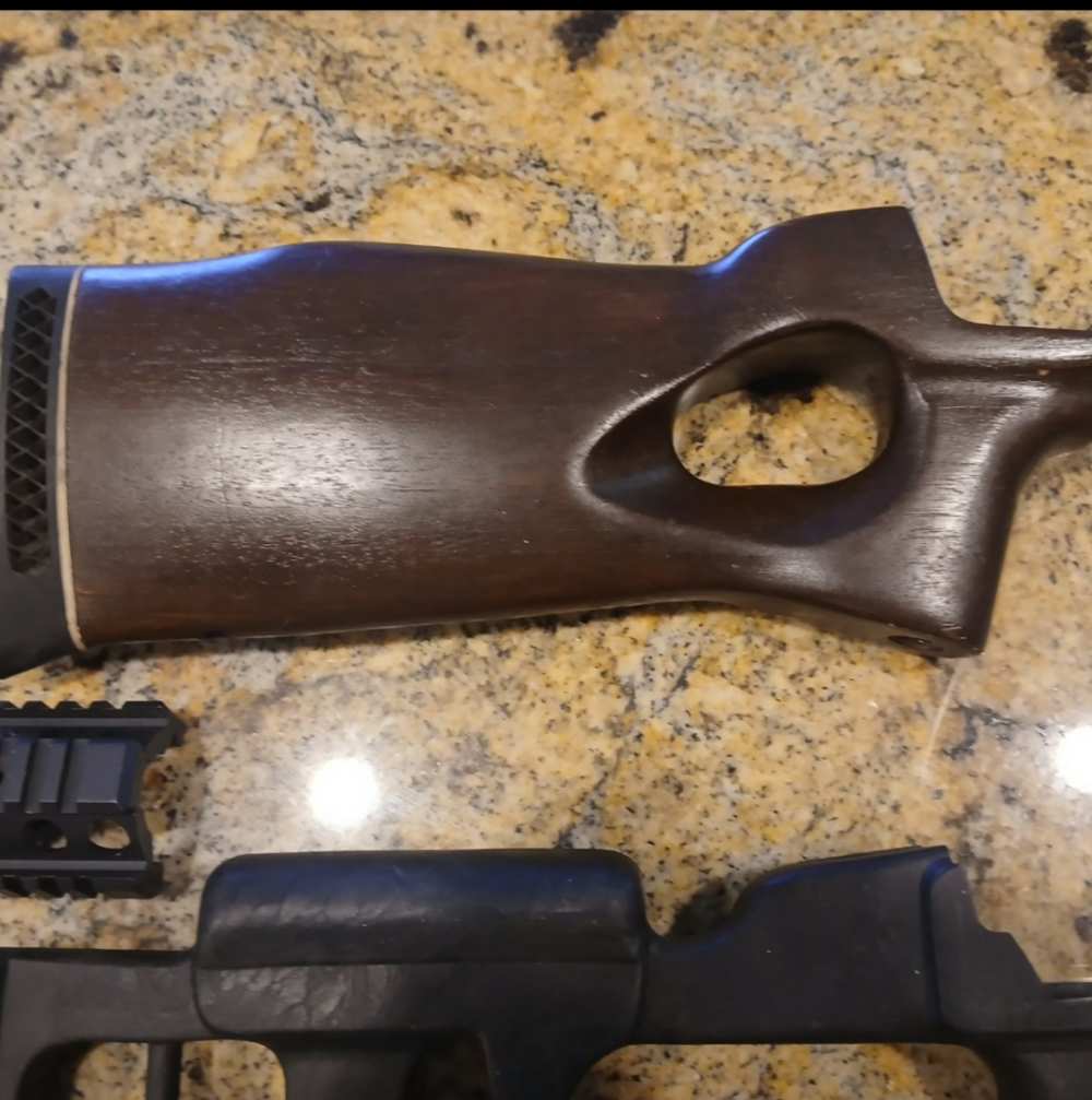 AK STOCK THUMBHOLE-img-1