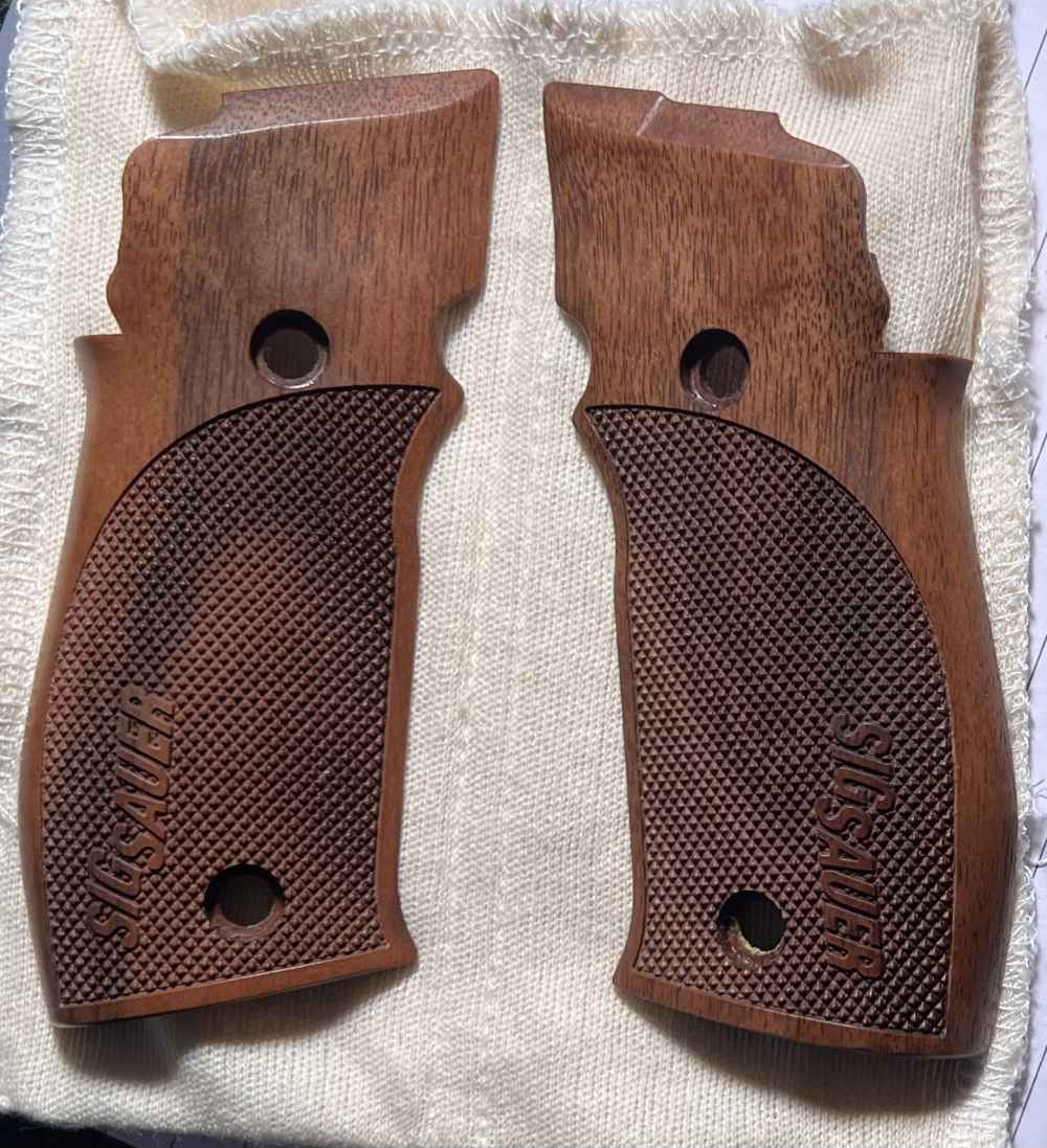 Sig Sauer P226 Genuine Wood Grips-img-0