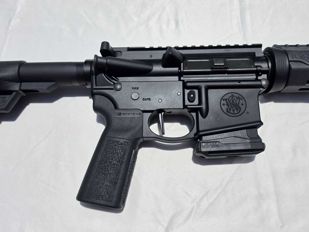 Smith & Wesson M&P-15 Volunteer - XV 5.56mm SKU 13510 w/box-img-4