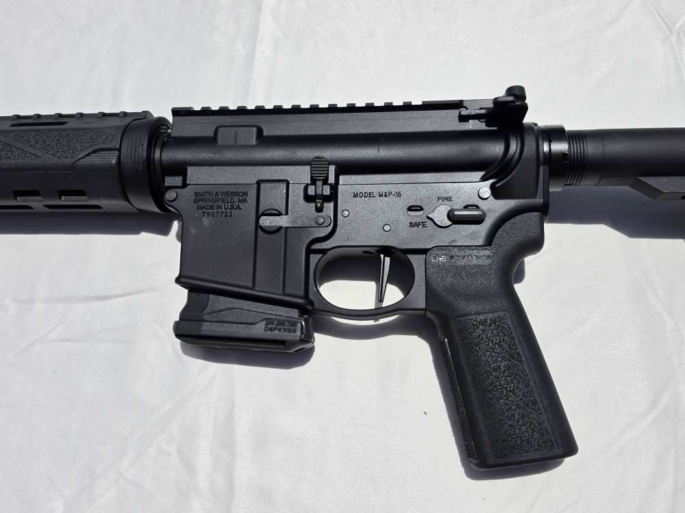 Smith & Wesson M&P-15 Volunteer - XV 5.56mm SKU 13510 w/box-img-9