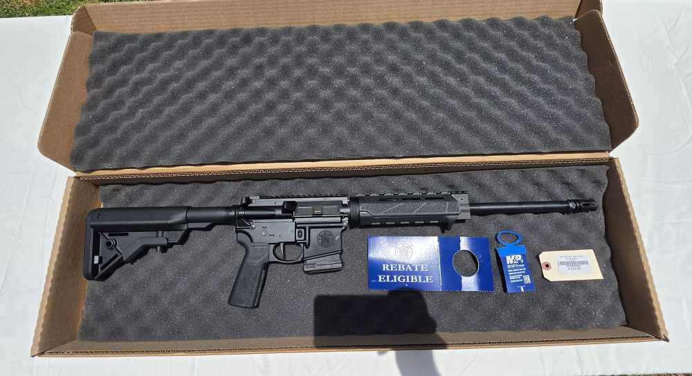 Smith & Wesson M&P-15 Volunteer - XV 5.56mm SKU 13510 w/box-img-0
