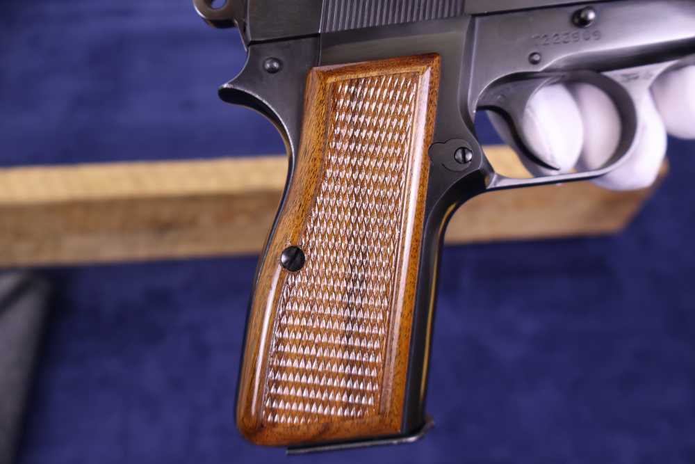 COLLECTOR GRADE BROWNING HI-POWER T-SERIES 9MM UNFIRED & UNRACKED? 1968 C&R-img-17