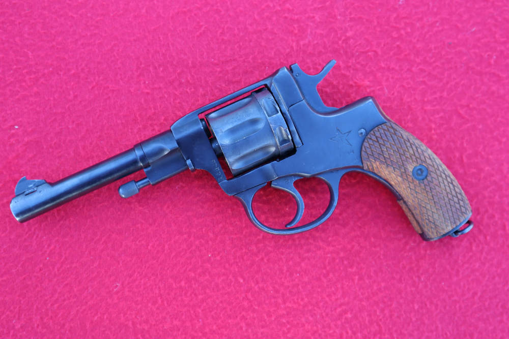 NAGANT REVOLVER-img-1