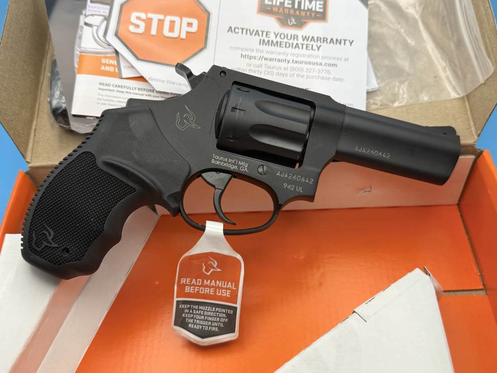 Taurus 942 Ultra-Lite .22 LR 942UL NEW-img-0
