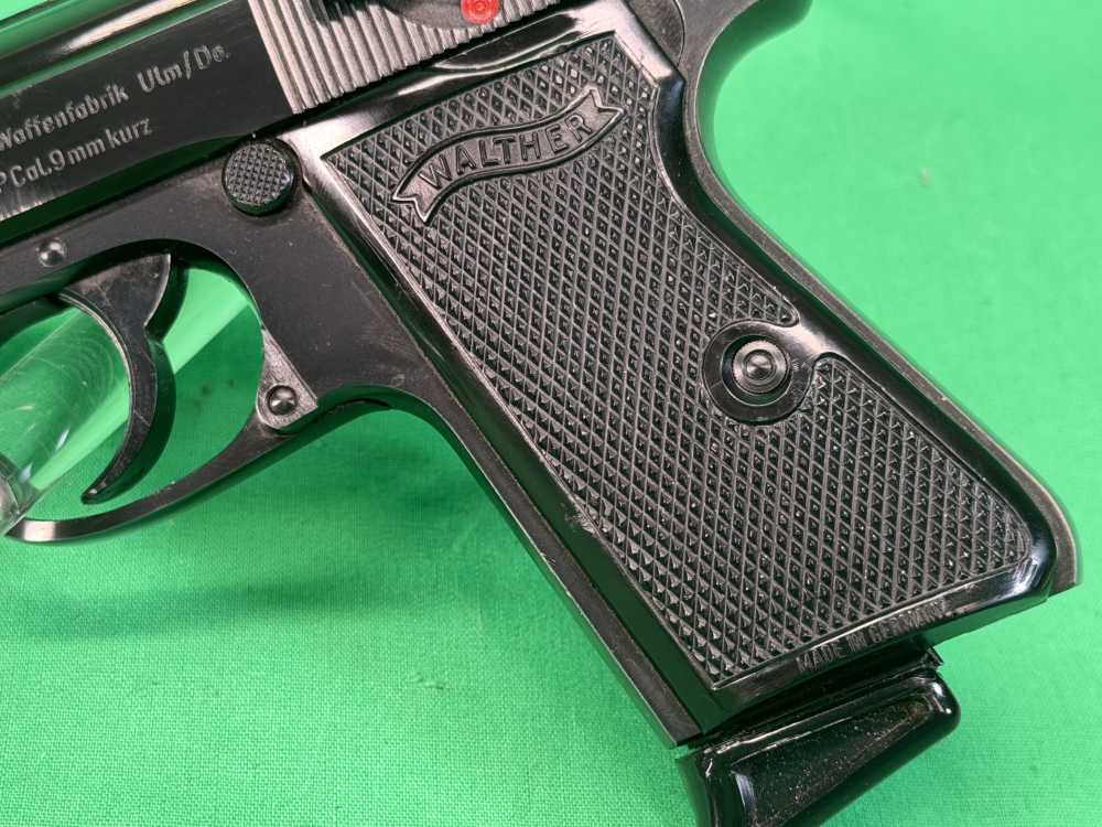 Walther PP Interarms import 380 acp 9mm Kurz in box 2-mags blued W German-img-18