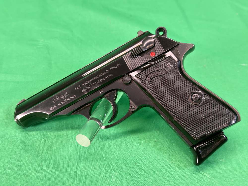 Walther PP Interarms import 380 acp 9mm Kurz in box 2-mags blued W German-img-16