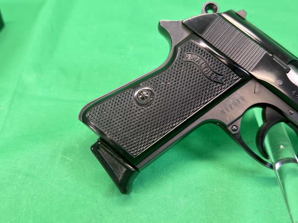 Walther PP Interarms import 380 acp 9mm Kurz in box 2-mags blued W German-img-1