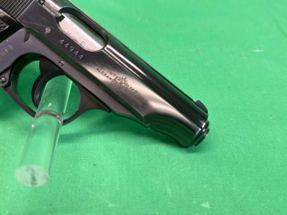 Walther PP Interarms import 380 acp 9mm Kurz in box 2-mags blued W German-img-4