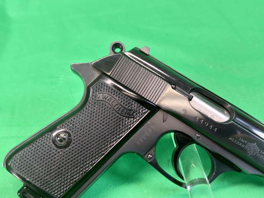 Walther PP Interarms import 380 acp 9mm Kurz in box 2-mags blued W German-img-2