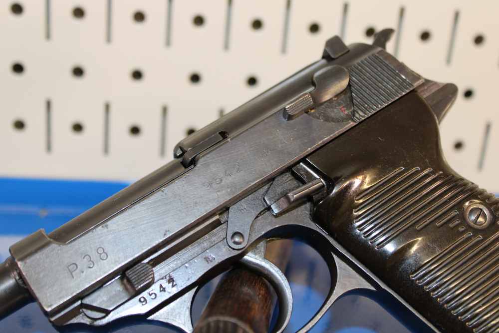 Walther P-38 (AC 45) - 9mm Luger - 1945 - Matching Magazine - Scarce - WWII-img-7