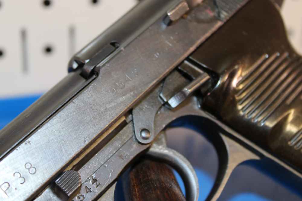 Walther P-38 (AC 45) - 9mm Luger - 1945 - Matching Magazine - Scarce - WWII-img-9