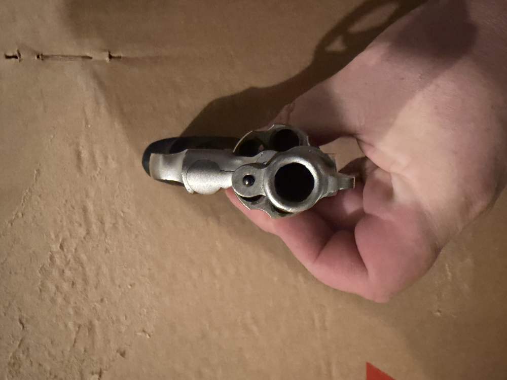 S&W Model 638 w holster & speed loader-img-3