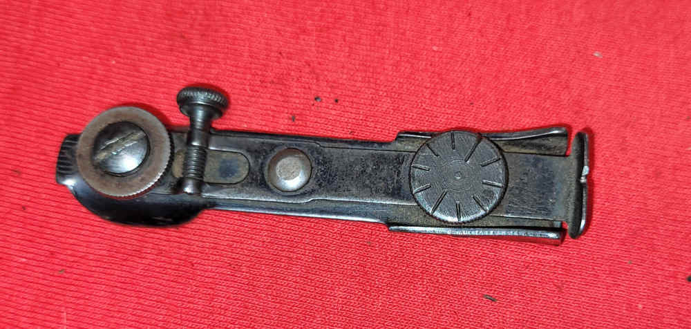 Vintage Mossberg S102 rear sight original parts -img-0
