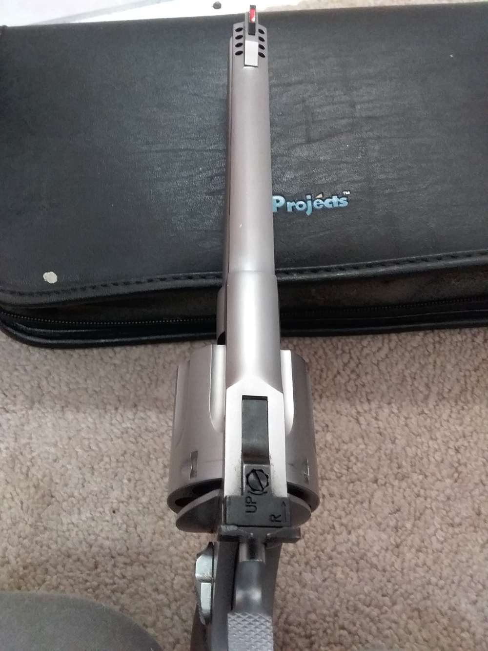 Taurus 357 magnum 8 shot stainless revolver-img-7