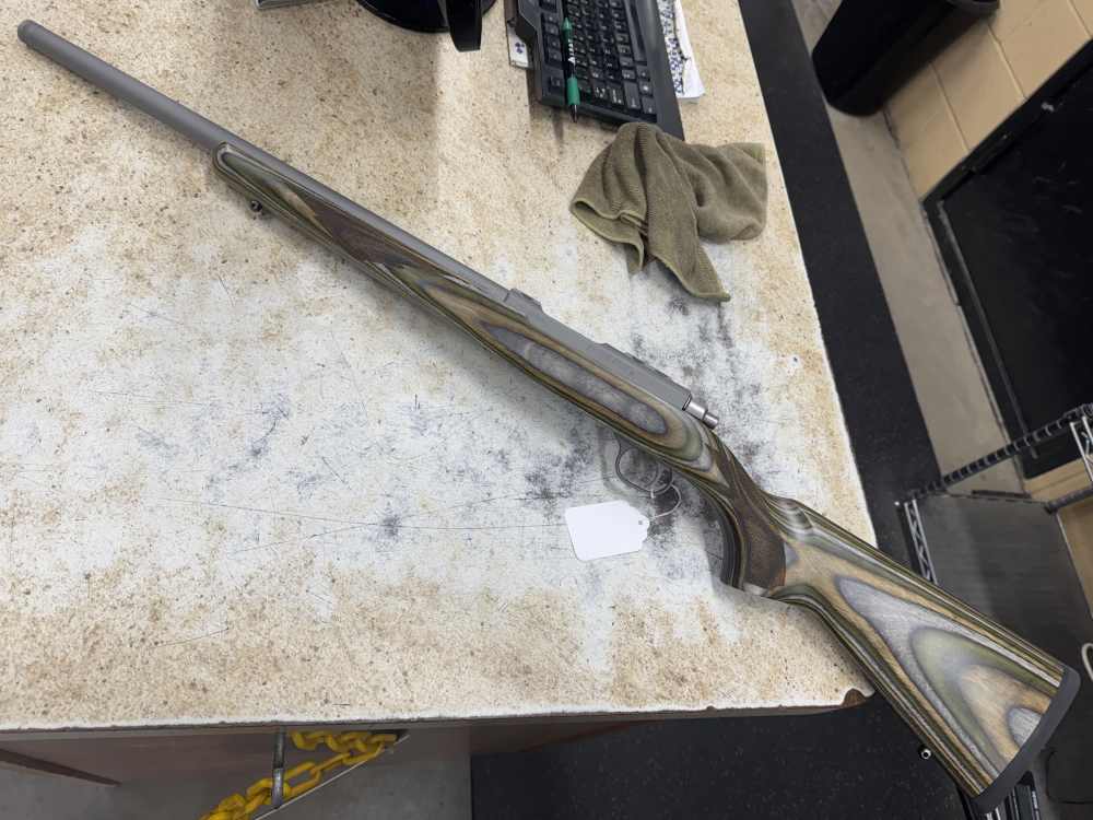 RUGER 77/17 17 HORNET THREADED BARREL 18.5" STAINLESS LAMINATE 07220 NEW-img-1