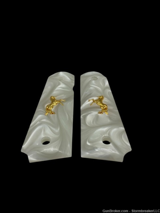 1911 White Pearl Grips Colt-img-0