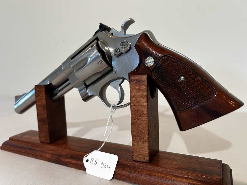 Smith & Wesson Model 629-2 .44 Magnum 6" Stainless – Box & Papers-img-1