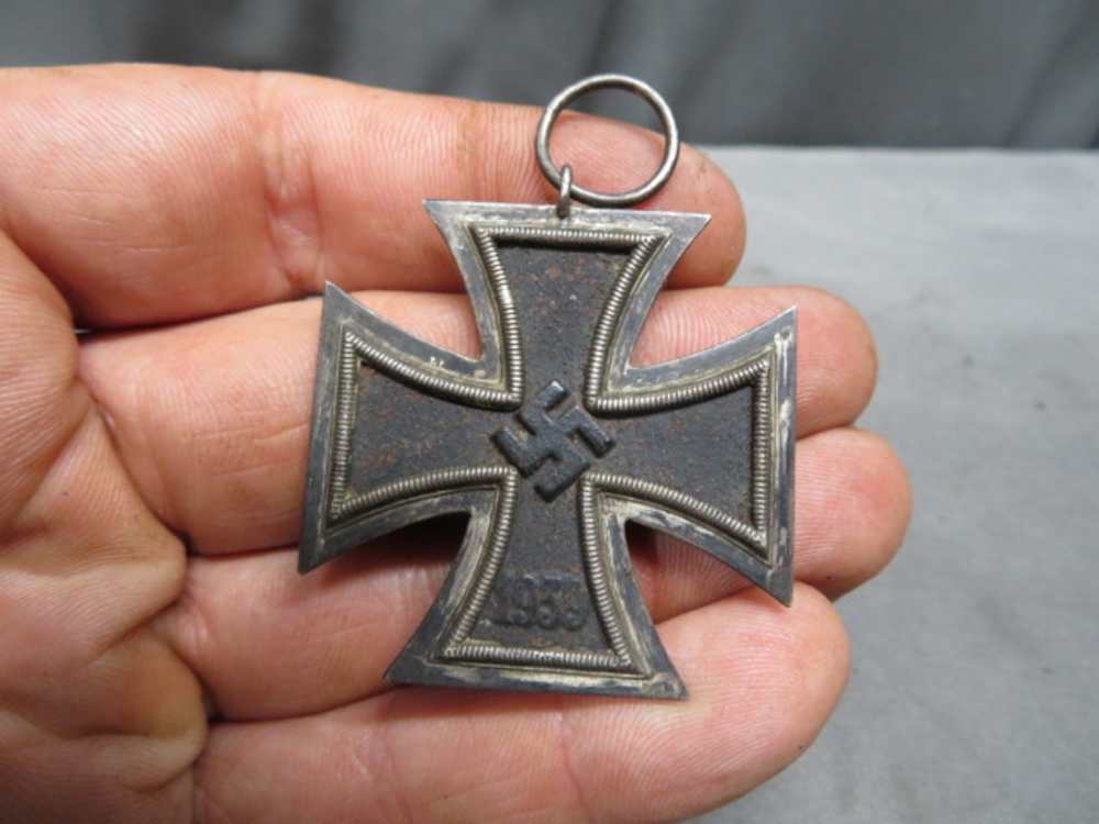 WWII GERMAN IRON CROSS 2ND CLASS W/ ENVELOPE-ORIGINAL-NICE FINISH & DETAIL-img-1