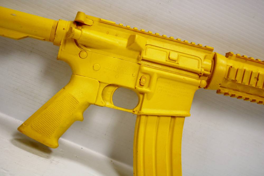 Ring's Blueguns Colt Law Enforcement Carbine Safety Yellow AR15 Dummy Rifle-img-14