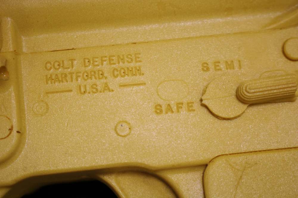 Ring's Blueguns Colt Law Enforcement Carbine Safety Yellow AR15 Dummy Rifle-img-5