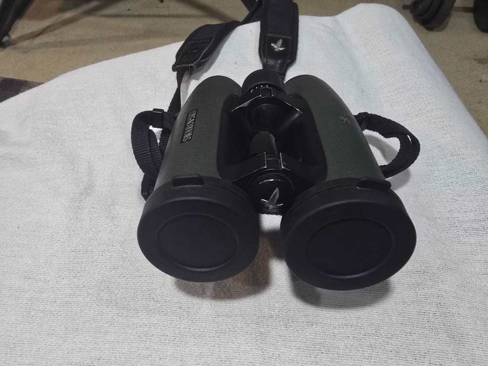** SWAROVSKI EL 10x42 Binoculars **-img-10