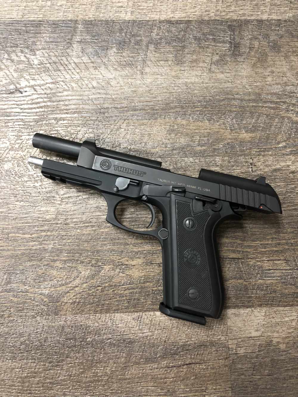 Nice Taurus PT 92 AF-D 9mm Semi Auto Pistol 5" Barrel w/ 4 Mags Black-img-14