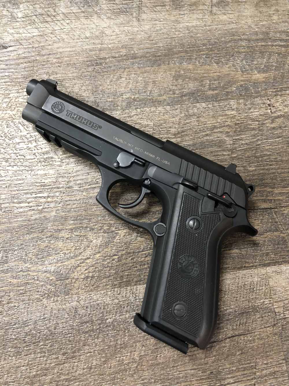 Nice Taurus PT 92 AF-D 9mm Semi Auto Pistol 5" Barrel w/ 4 Mags Black-img-1