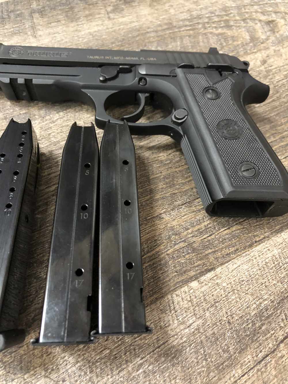 Nice Taurus PT 92 AF-D 9mm Semi Auto Pistol 5" Barrel w/ 4 Mags Black-img-18