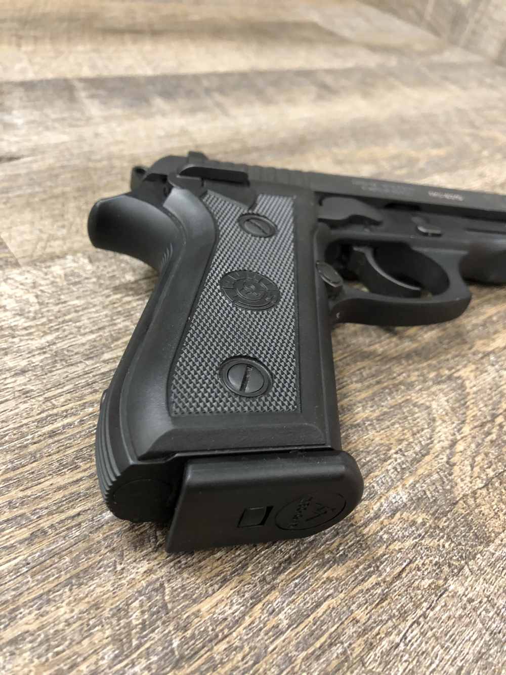 Nice Taurus PT 92 AF-D 9mm Semi Auto Pistol 5" Barrel w/ 4 Mags Black-img-6