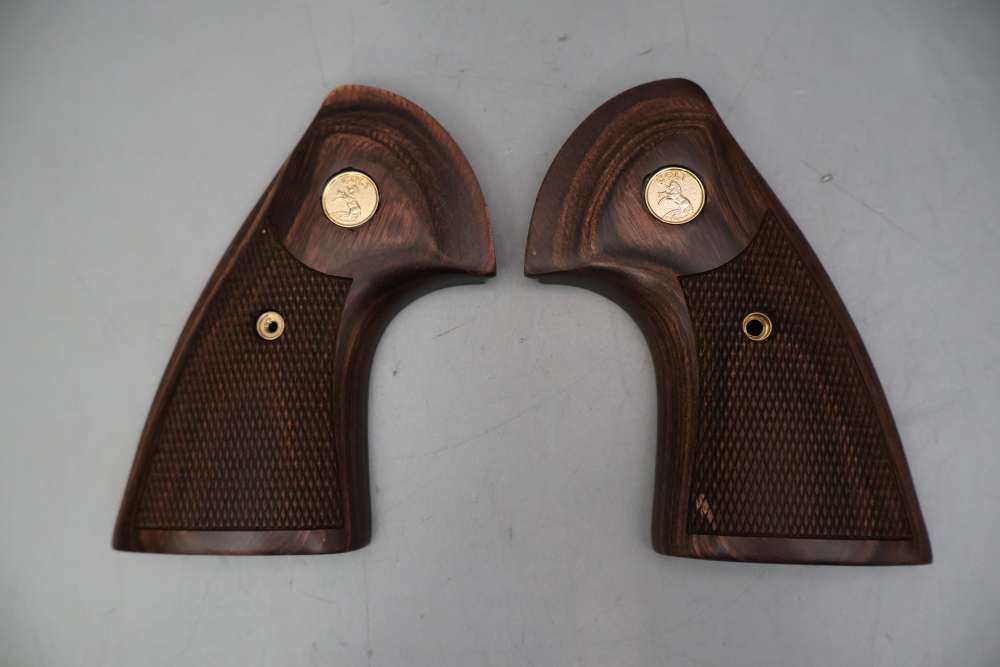 Factory Colt Python - Anaconda Wood Grips-img-1