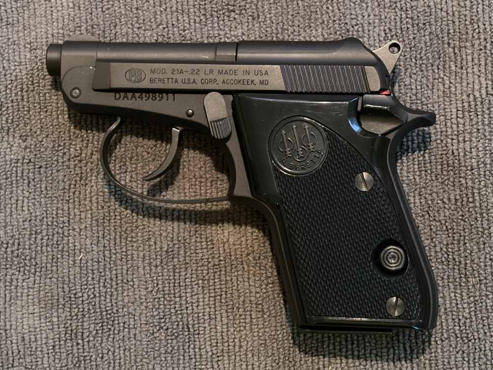 Beretta 21A Bobcat .22 LR Very Good used condition -img-0