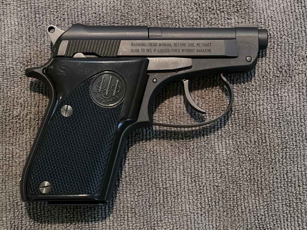 Beretta 21A Bobcat .22 LR Very Good used condition -img-1