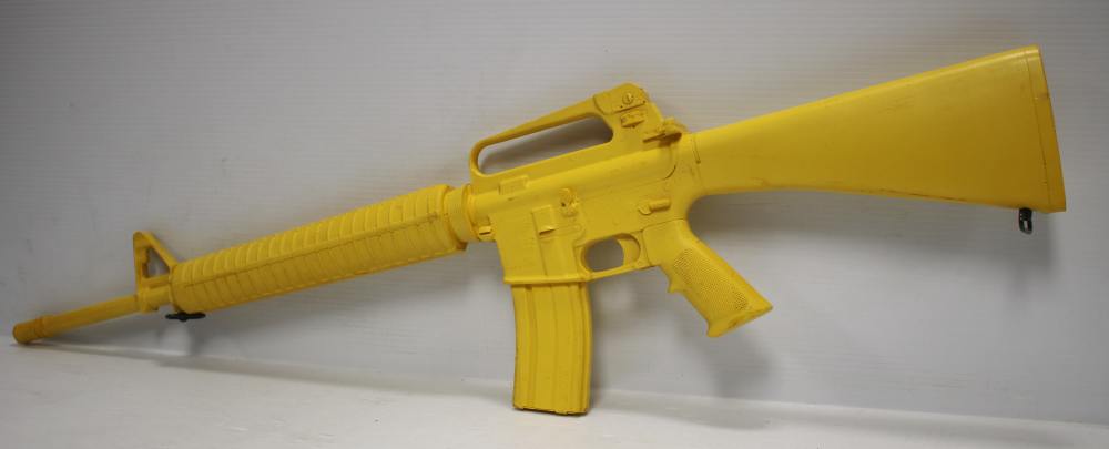 Ring's Blueguns Colt AR-15 A2 Gov't Model Safety Yellow Dummy Rifle-img-2