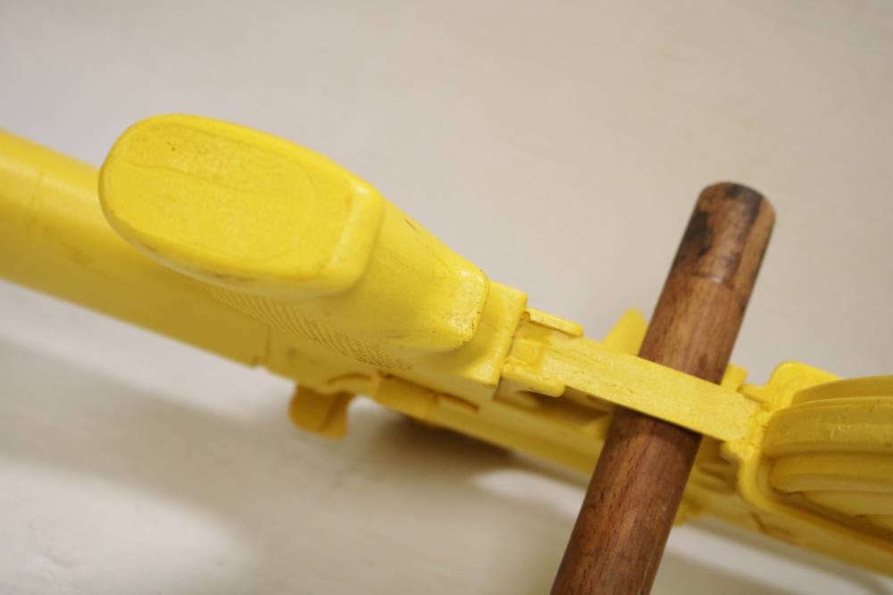 Ring's Blueguns Colt AR-15 A2 Gov't Model Safety Yellow Dummy Rifle-img-35