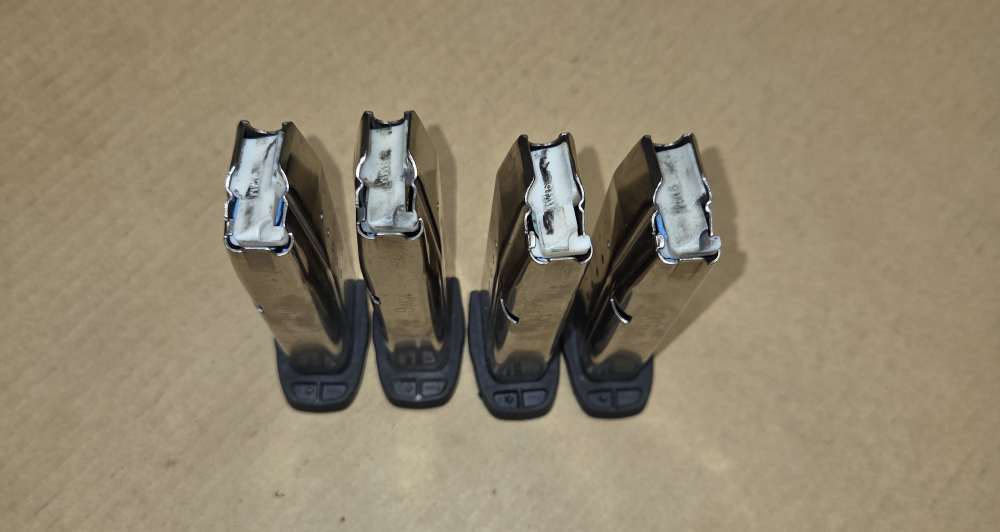 4 Quantity S&W SD9VE SD9 9MM Magazines 16 Rounds-img-1