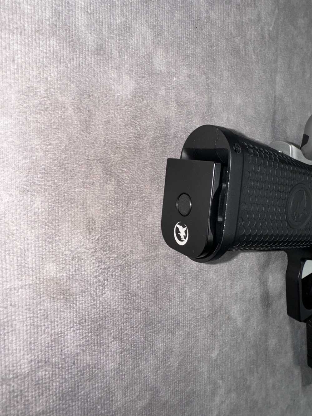 USED! NIGHTHAWK CUSTOM BOB MARVEL 2011 TWO TONE 9MM W/ ORIG BAG 2 MAGS -img-10