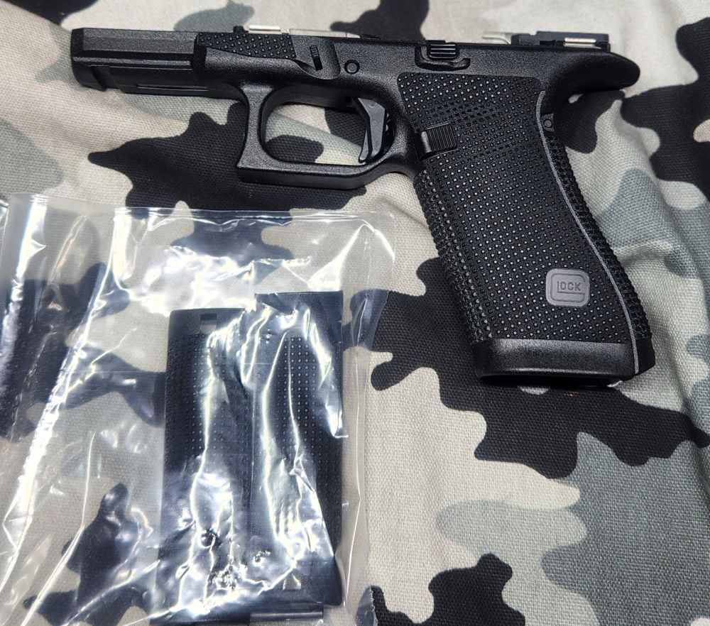 Glock 17 Gen 6 Complete 9MM Frame RTF6 New Style-img-1