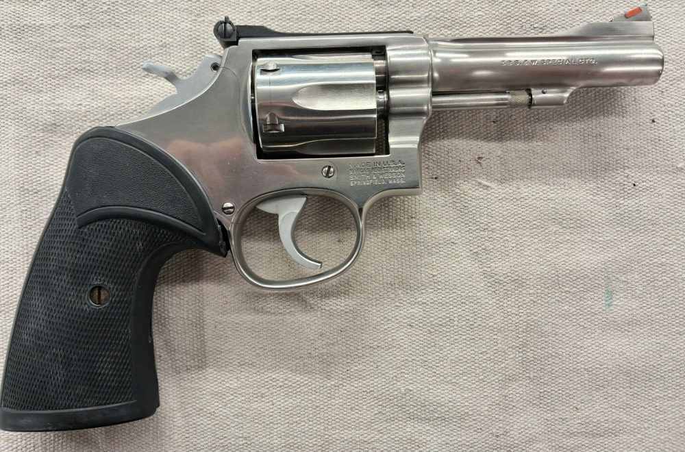 Smith & Wesson Model 67-1, .38 special, 4" barrel, 6 shot revolver.-img-1