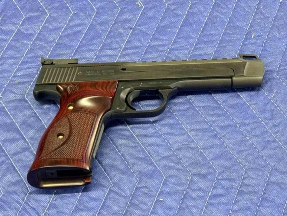 No Reserve - Unfired Smith & Wesson Model 41 Pistol .22 LR with Optic Rail-img-3