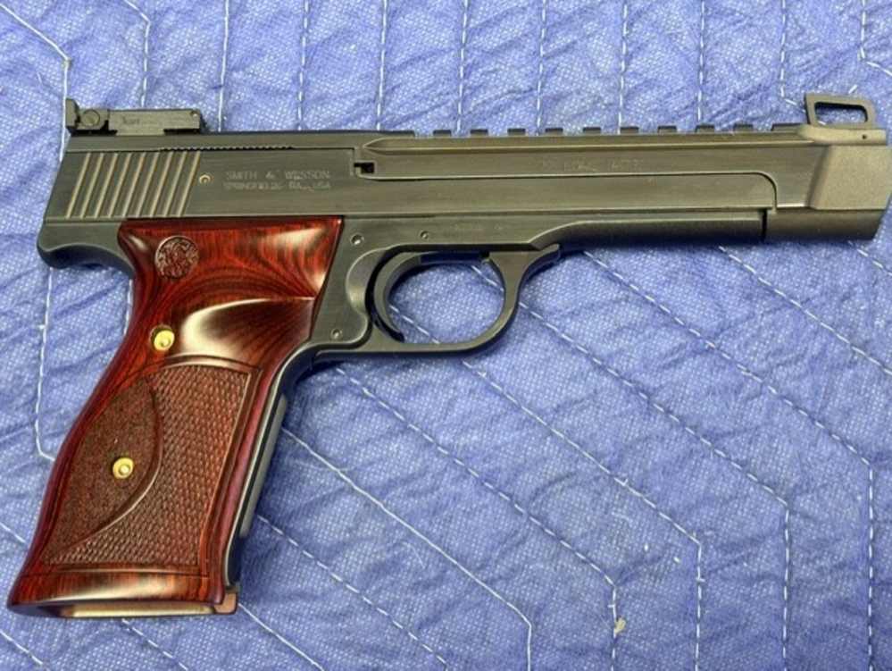 No Reserve - Unfired Smith & Wesson Model 41 Pistol .22 LR with Optic Rail-img-2