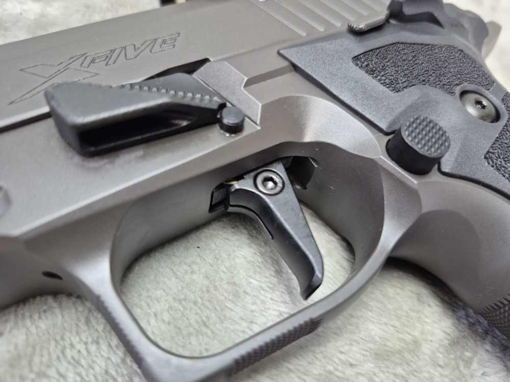 Sig Sauer P226 X5 Legion 9mm with Holosun & Night Sights 3 Mags – EXCELLENT-img-10