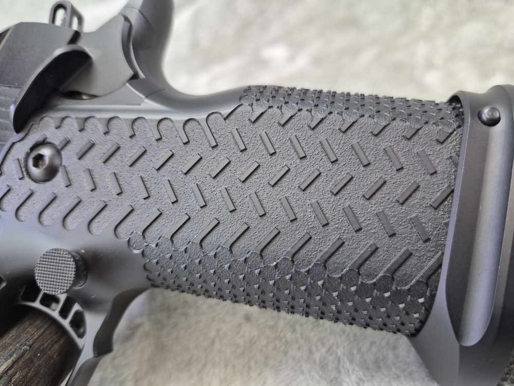 Vudoo Gun Works Priest 4.25” Semi Auto 9mm Trijicon SRO2 20rd – EXCELLENT!-img-4