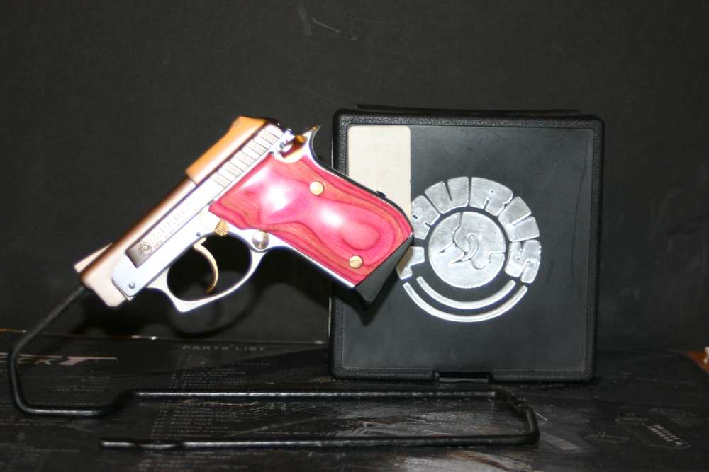 Taurus PT-22  .22LR  Ex condition  Pink Grips-img-0
