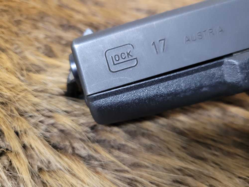 Used Glock 17 Gen 2 9mm Very Good Condition-img-9