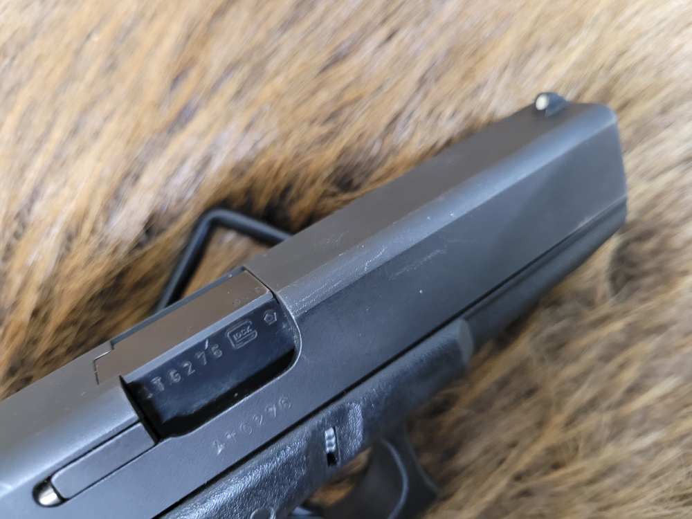 Used Glock 17 Gen 2 9mm Very Good Condition-img-37